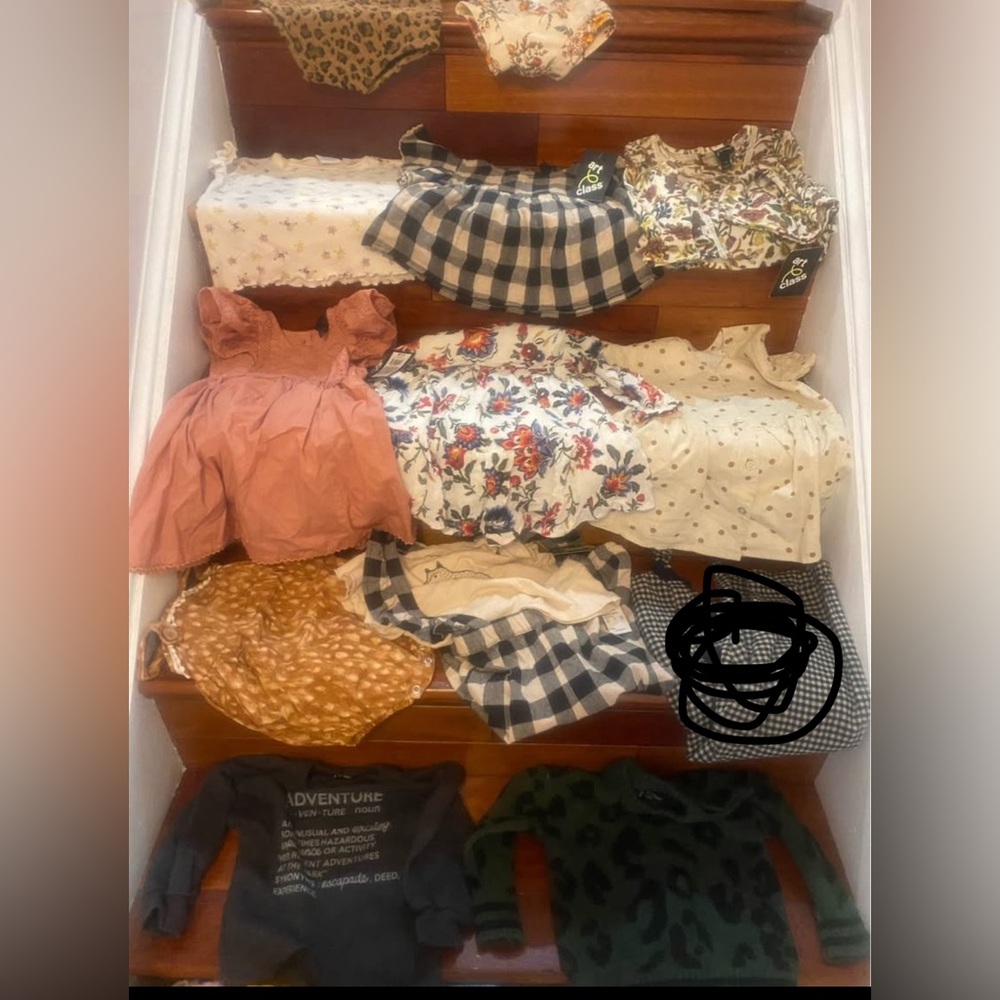 18m most nwt other guc
5th row far right outfit not included